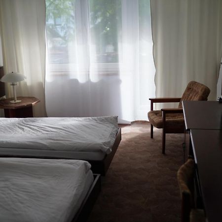 Hotel ยูราตา ภายนอก รูปภาพ